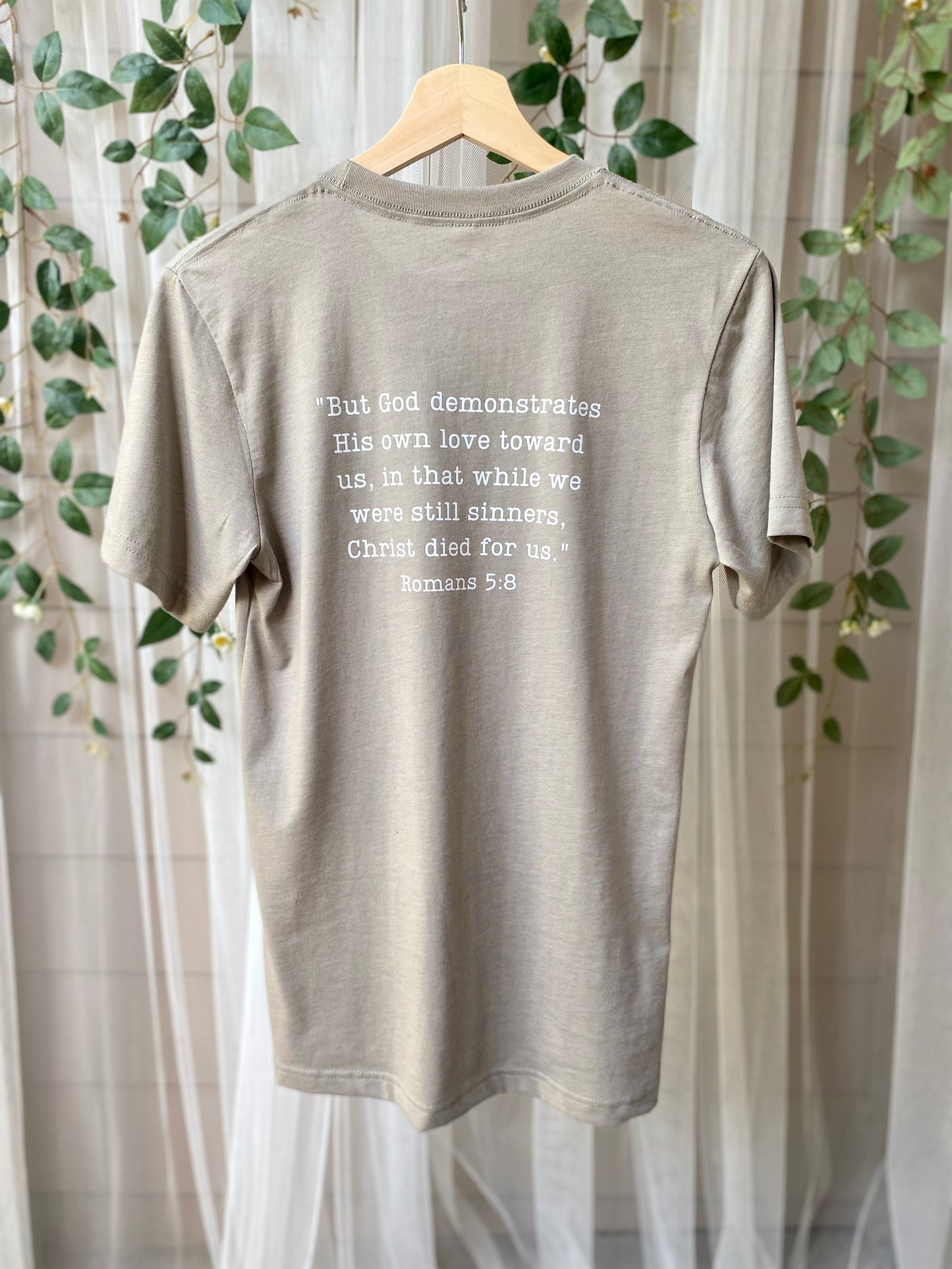 Cross - Romans 5:8 Tee