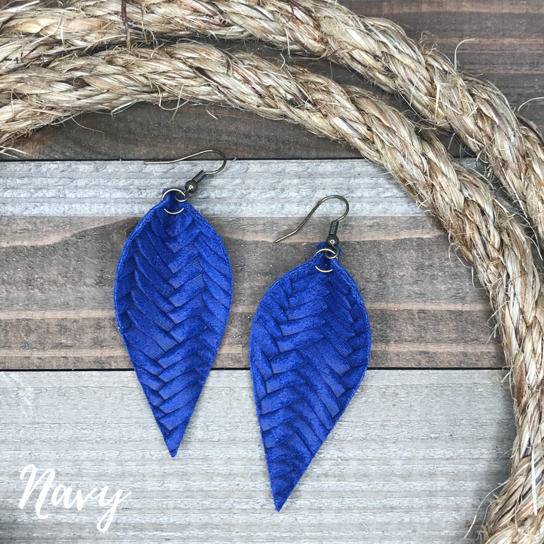 Hoja (skinny) Leather Earrings
