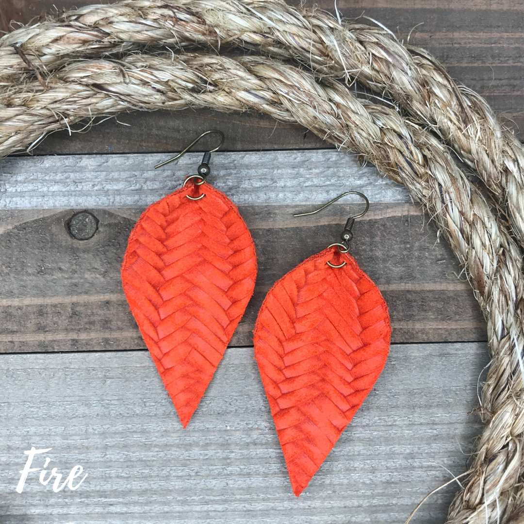 Hoja (wide) Leather Earrings